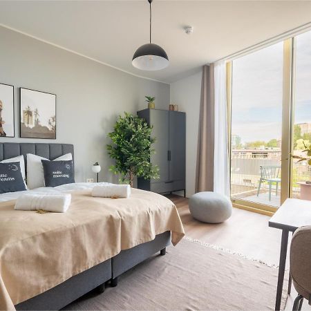 Limehome Eindhoven Gashouder Bagian luar foto