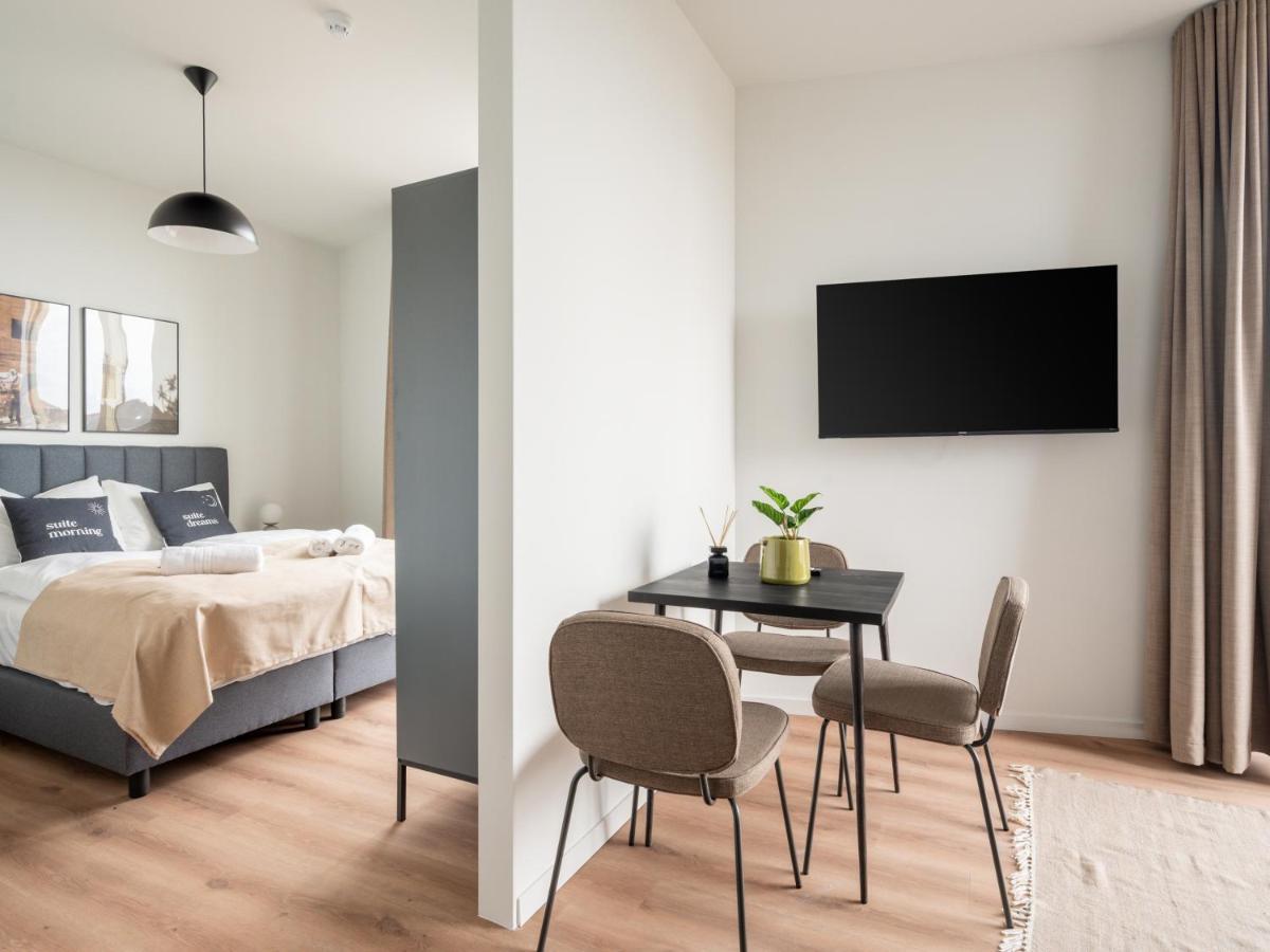 Limehome Eindhoven Gashouder Bagian luar foto