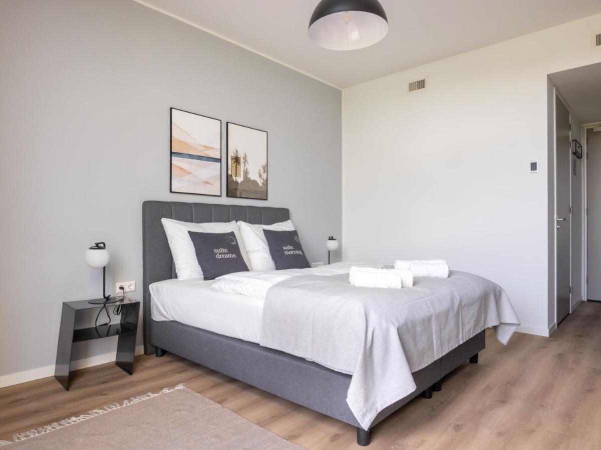 Limehome Eindhoven Gashouder Bagian luar foto