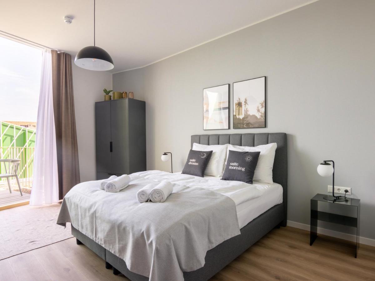 Limehome Eindhoven Gashouder Bagian luar foto
