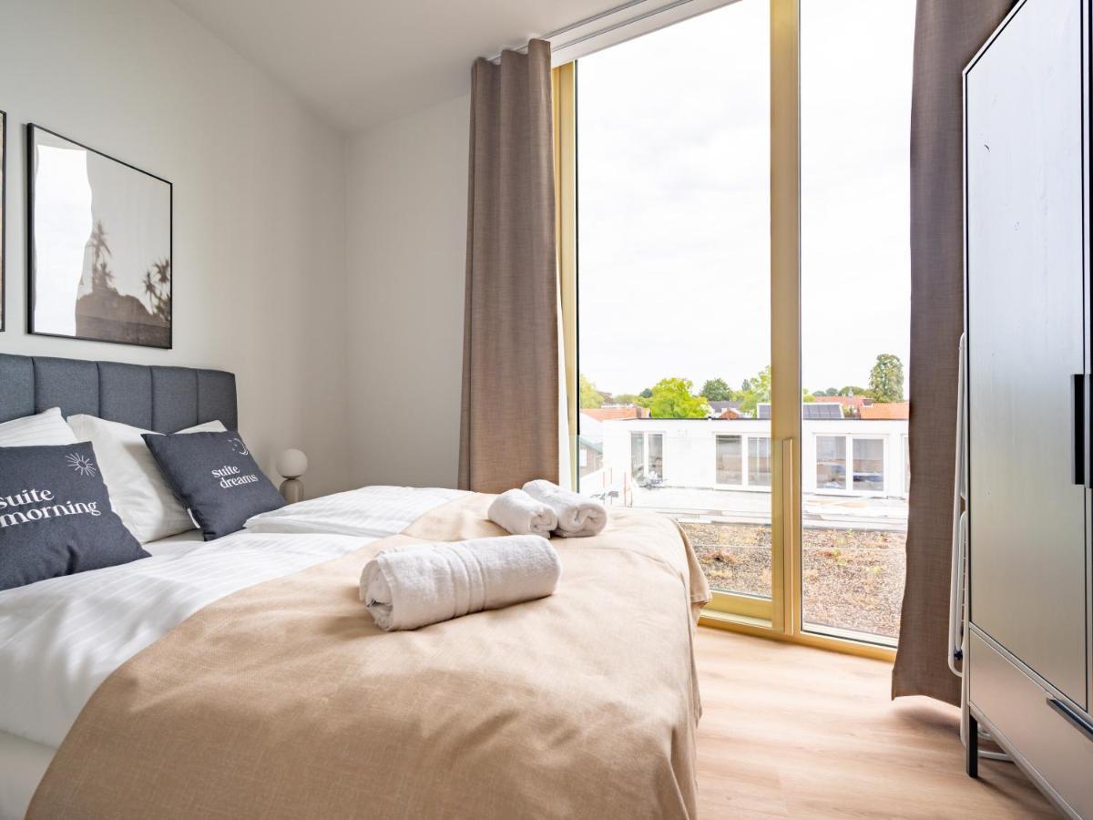 Limehome Eindhoven Gashouder Bagian luar foto
