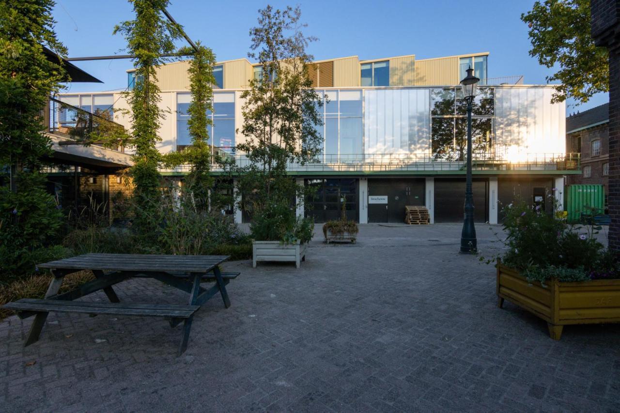 Limehome Eindhoven Gashouder Bagian luar foto
