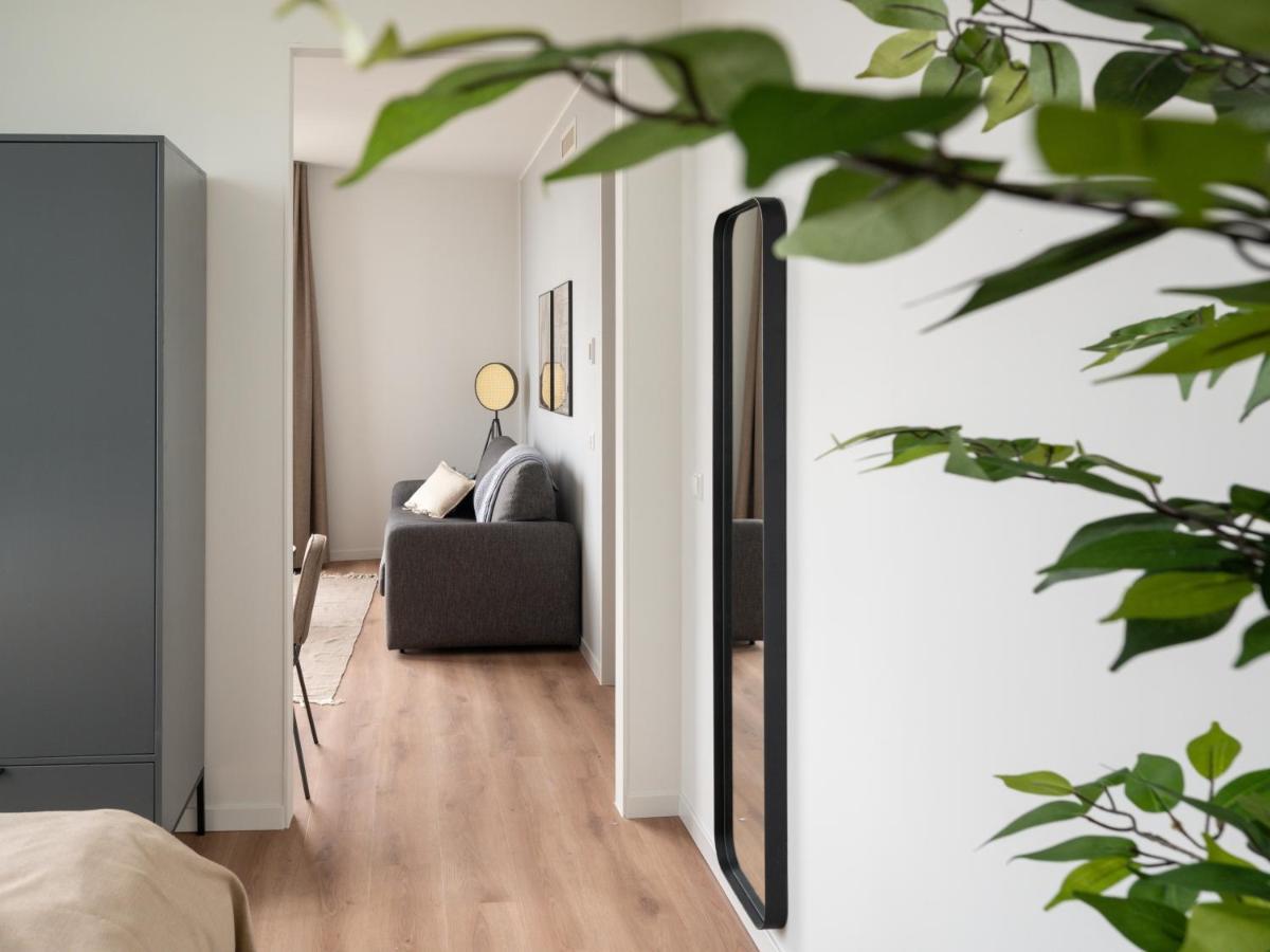 Limehome Eindhoven Gashouder Bagian luar foto
